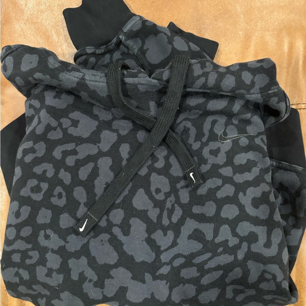 Nike Black and Gray Patterned Hoodie
